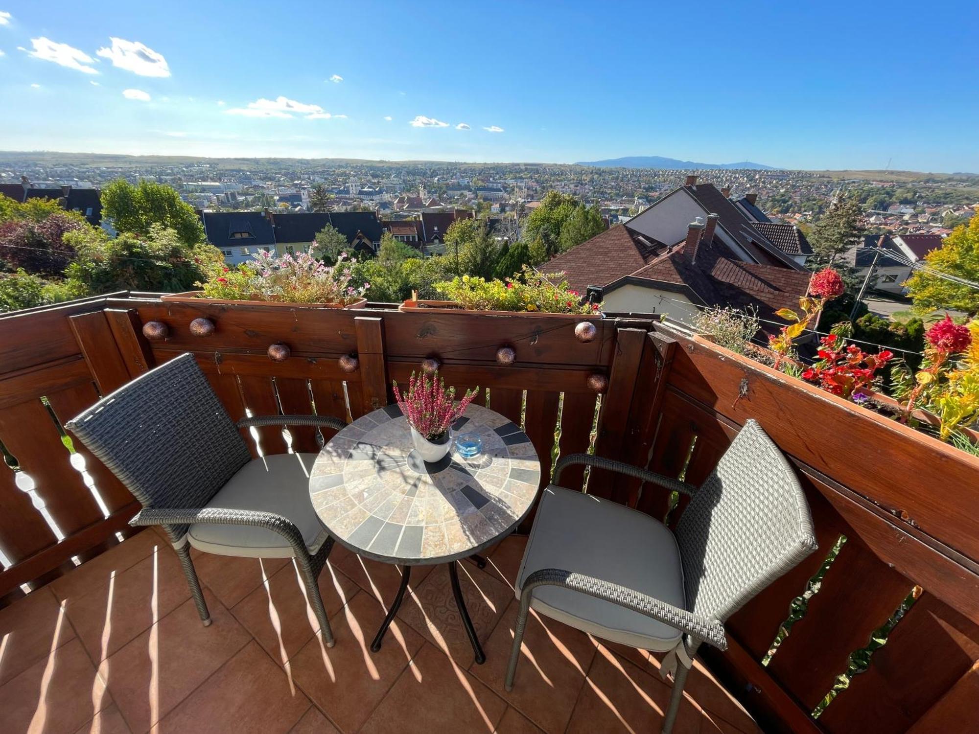 Bellavista 2 Apartman Eger Zewnętrze zdjęcie